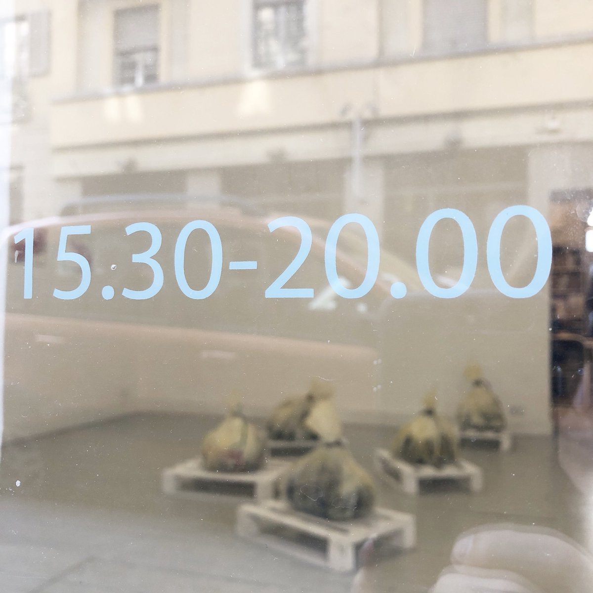 operescelte's tweet photo. Avete ancora tempo per vedere la mostra di Remijon Pronja, Inno alla Gioia e il Prezzo della Libertà, curata da Claudio Cravero!
Fino al 9 giugno, da martedì a sabato dalle 👇🏻...a #torino https://t.co/JSvv56r7Pp