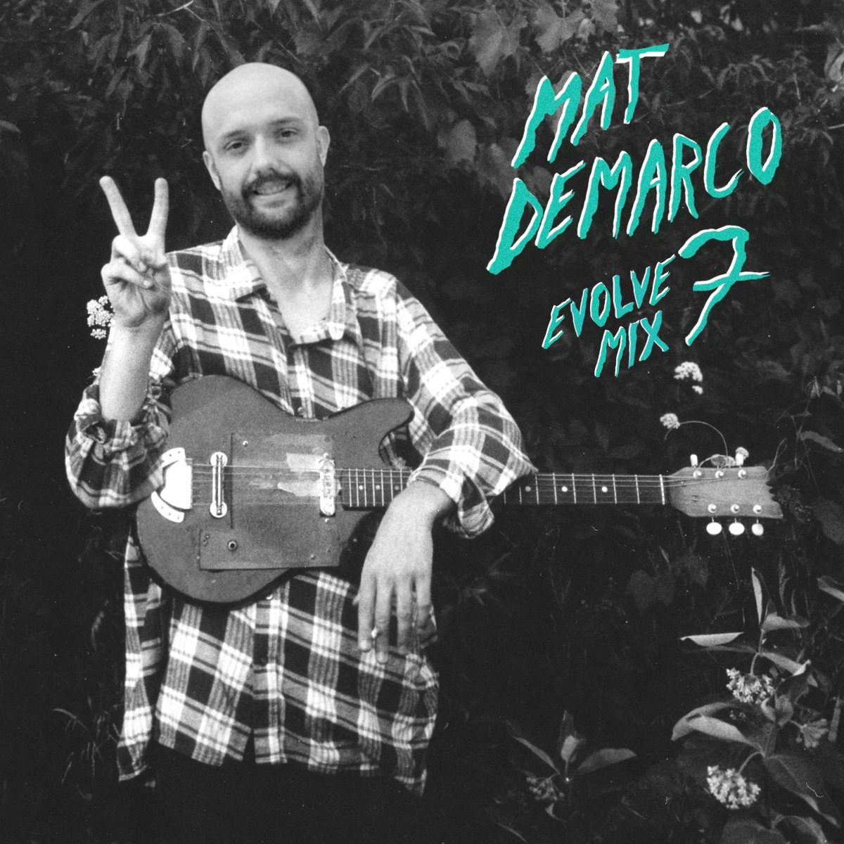 Juste avant de partir en week-end, Mathieu vous a concocté quelque chose de bon. Il ne vous reste plus qu'à décapsuler une bière et secouer la tête plus ou moins énergiquement sur son #EvolveMix 😎 bit.ly/EvolveMix7