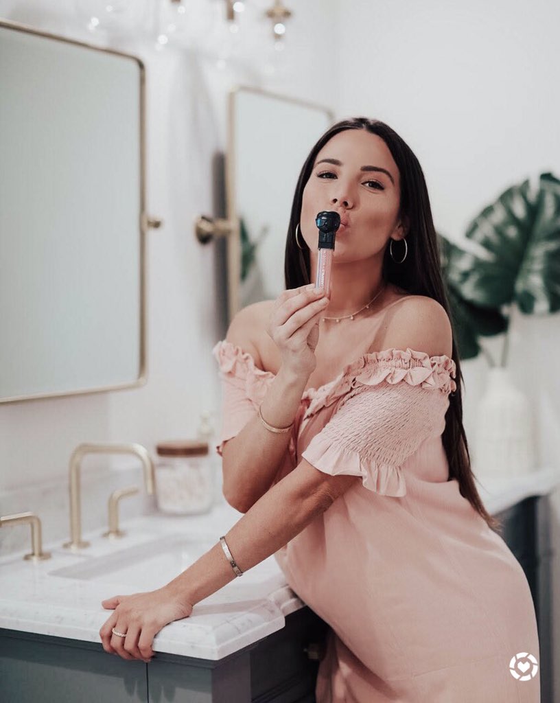 Favorite lip rn from <a href="/ModelCo/">ModelCo</a> &amp; <a href="/KarlLagerfeld/">KARL LAGERFELD</a> exclusive collaboration for <a href="/Nordstrom/">Nordstrom</a>! rstyle.me/cz-n/c4q8r4bgx…