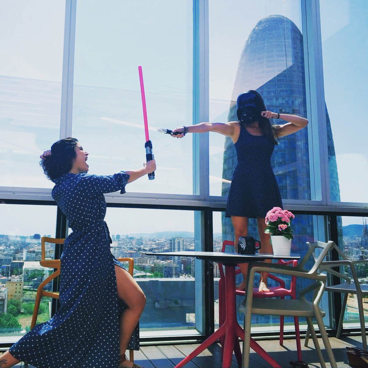 Orgullo geek, ¡no estáis solos! Desde nuestro hotel os enseñamos que tenemos un trocito de alma friki. #felizviernes #felizfinde #novotel #OrgulloFriki #OrgulloGeek