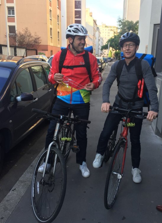 JustEatTakeaway's tweet photo. Earlier this week, our @JustEatFR country manager @gillesraison and his team took to the streets of #Lyon to deliver tasty takeaways to some of our fabulous French customers! #viemavie #KeepingItWheel #WeAreJustEat 🚴‍♀️🇫🇷😀 https://t.co/5Miwjz5TJ7