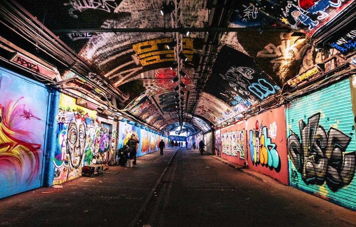 LeakeStArches's tweet photo. Happy Friday! Start your weekend the right way with a trip to #LeakeStreetArches! https://t.co/awjF33YanR https://t.co/FwpxWjqveJ