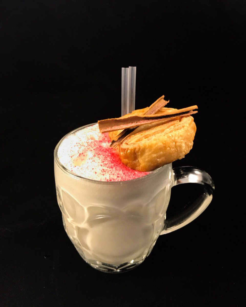 SofitelLondonSJ's tweet photo. Harry Potter has made his way to the #StJamesBar with 2 enchanting cocktails; Liquid Luck with Dictador gin and orgeat syrup, and Biere au beurre, a #mocktail with milk, caramel and cinnamon syrup and soda water! #SoMagic https://t.co/4KNy0AdtTW