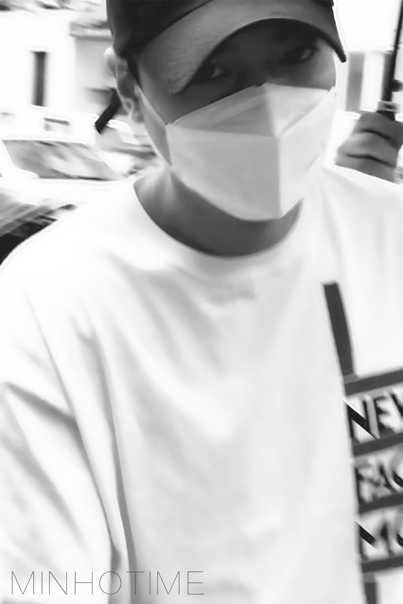 lmhislife's tweet photo. 17052018 #AlwaysWithLeeMinHo so tall so stylish so handsome so adorable heโs perfect boyfriend material๐๐๐ @ActorLeeMinHo stay healthy stay blessed #LeeMinHo #359daystogo https://t.co/L6gF3DVhG4