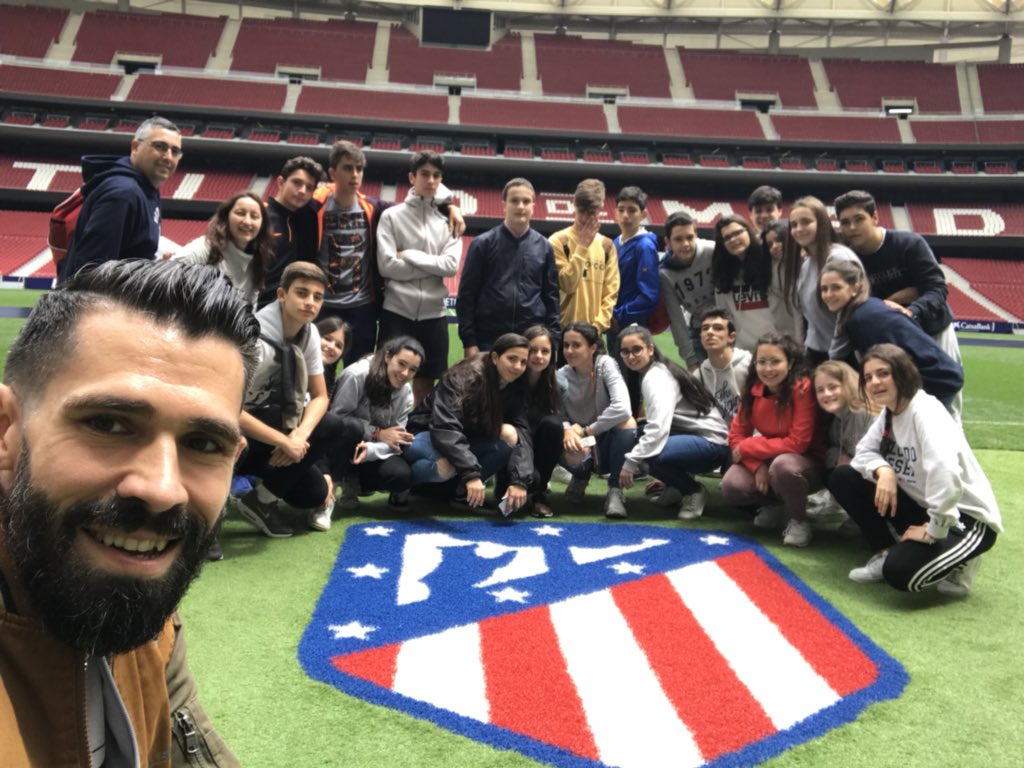 alejandro_geh's tweet photo. 1. #los3terceros y #loscuartos Al final no se pasó tan mal, o qué????? #serprofemola #excursion @Atleti https://t.co/ptmB3TIyXA