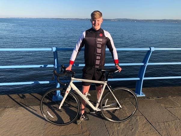 College pupil races for charity! ift.tt/2KQjyTl