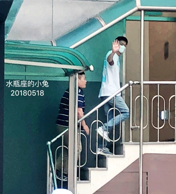 lmhislife's tweet photo. 18052018 #AlwaysWithLeeMinHo "I love three things in this world. Sun, Moon and You. Sun for morning, Moon for night, and You forever."  @ActorLeeMinHo have a graet day #LeeMinHo #358daystogo https://t.co/20VBiS6hwR