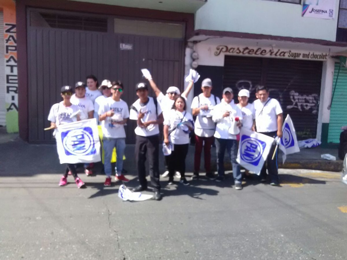 jsanchez08's tweet photo. Listos para activar Atizapán, hoy en Lomas de San Lorenzo, ANA presidenta.
@AnaBalderasMx @IngridKSC @RicardoAnayaC @pan_edomex @NelyMocinos @luis_lunae @HugoSal86296375 @Beto42322067 @JudithB47342092 @RomanCortesMx @ClaudiaLaraBec1 @rsanchezalvarez @Enrique_GlezF https://t.co/BAJMMHWNsq