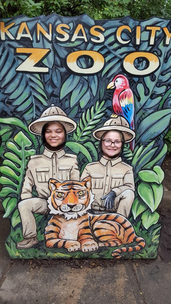 #lwlastfriday #lwpawpide <a href="/LWNKCSD/">Linden West NKC</a>