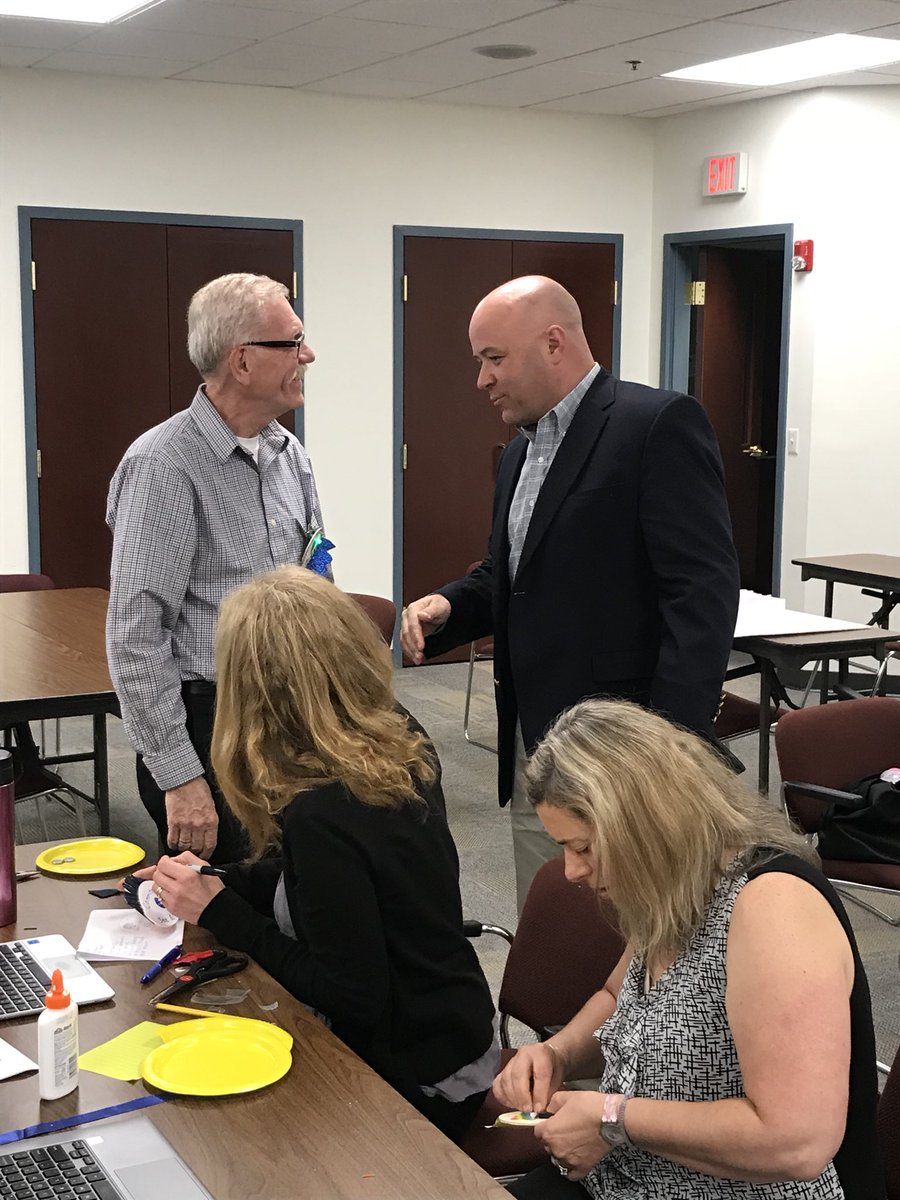 CES_Connecticut's tweet image. A little more #innovation. @fkompar @BillDerry @Reddingteacher @mrscinelliLMS @maddielumama #maketolearn 
@charlesdumais