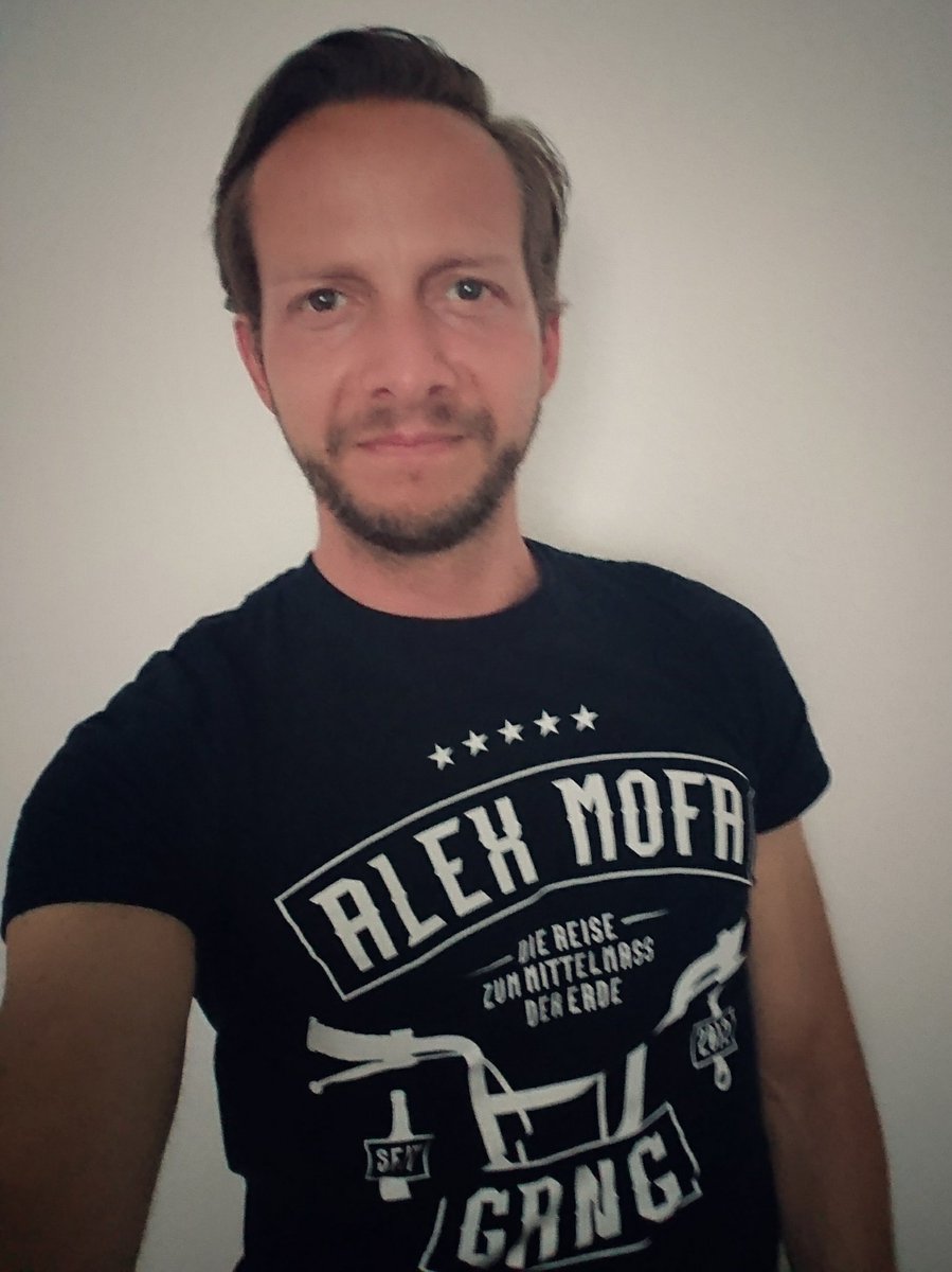 #bandshirtfriday today with <a href="/AlexMofaGang/">Alex Mofa Gang</a>