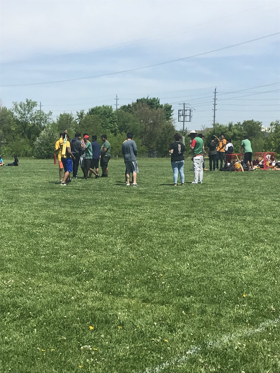 Mentoring soon to be cricket superstars from <a href="/GlenhavenSr/">Glenhaven Senior PS_PDSB</a> today!