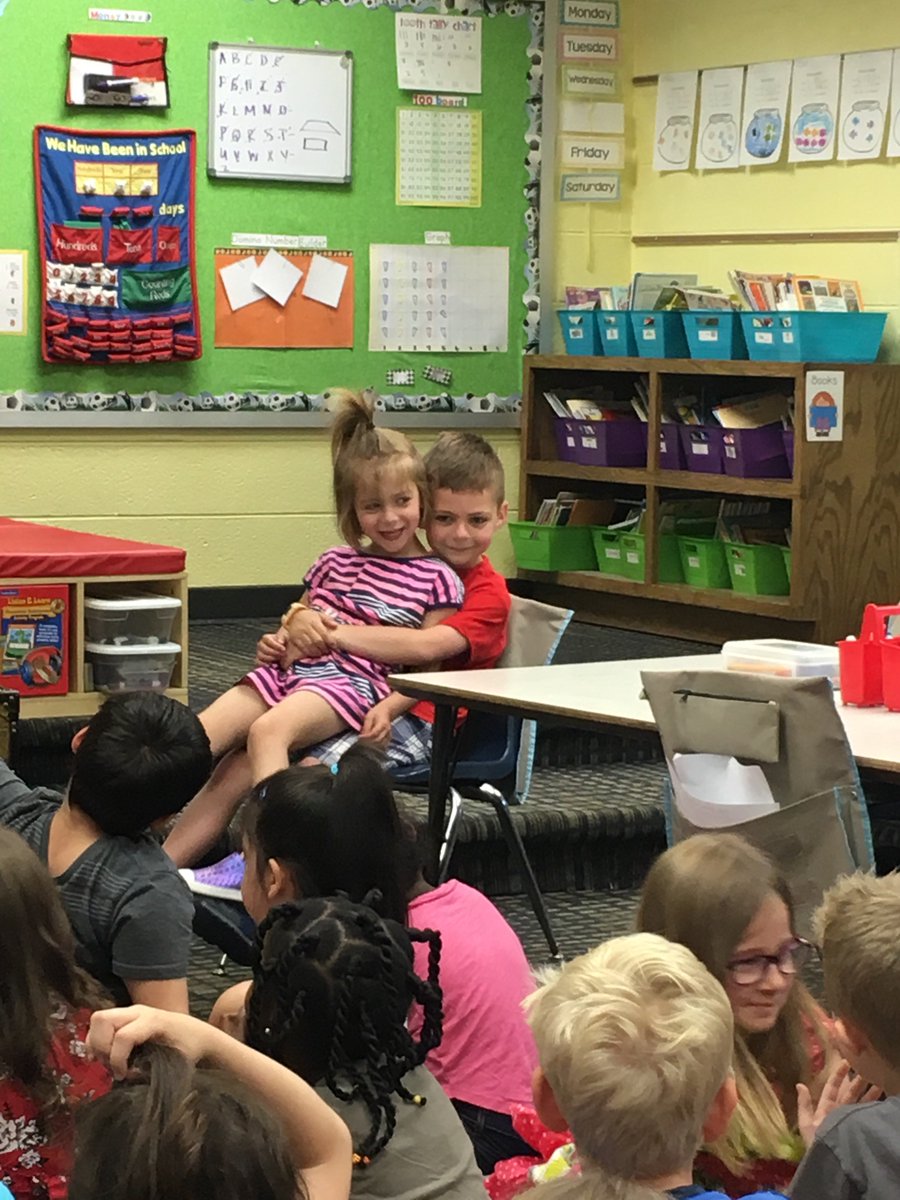 ESKindergarten's tweet photo. We love mystery readers. Thanks to all mystery readers this year! #elsierra58 #dg58learns https://t.co/pOLR0dYu8f