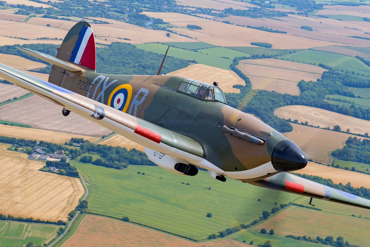 AirLegendJMA's tweet photo. ✈️INFO AVION #ParisAirLegend
Aux couleurs du 245e Squadron @RoyalAirForce
• #Hawker #Hurricane
• Propriétaire : #AirLeasing Aircraft Sales
• Base : @SywellAerodrome
• Photo : @DarrenHarbar
🎟️Pour le voir en vol, billets préventes 👉 https://t.co/HCyj7bo4ha #RAF100 https://t.co/dkzclfToLq
