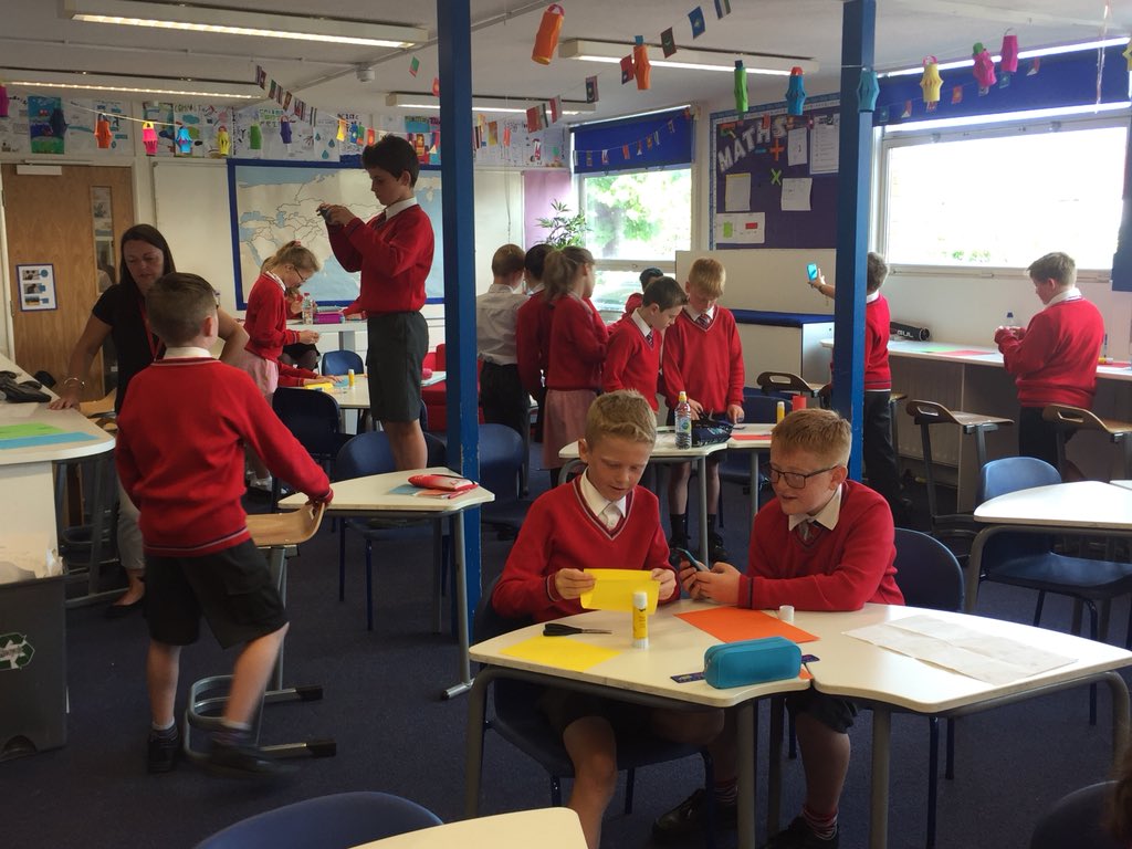 ysgolbrynhedydd's tweet photo. #ybh #yr5 created instructional texts for making Chinese lanterns! 🏮Fantastic ICT skills shown! #digitalcompetency #shareourknowledge #DIAIUTF https://t.co/BNgqSft6wd