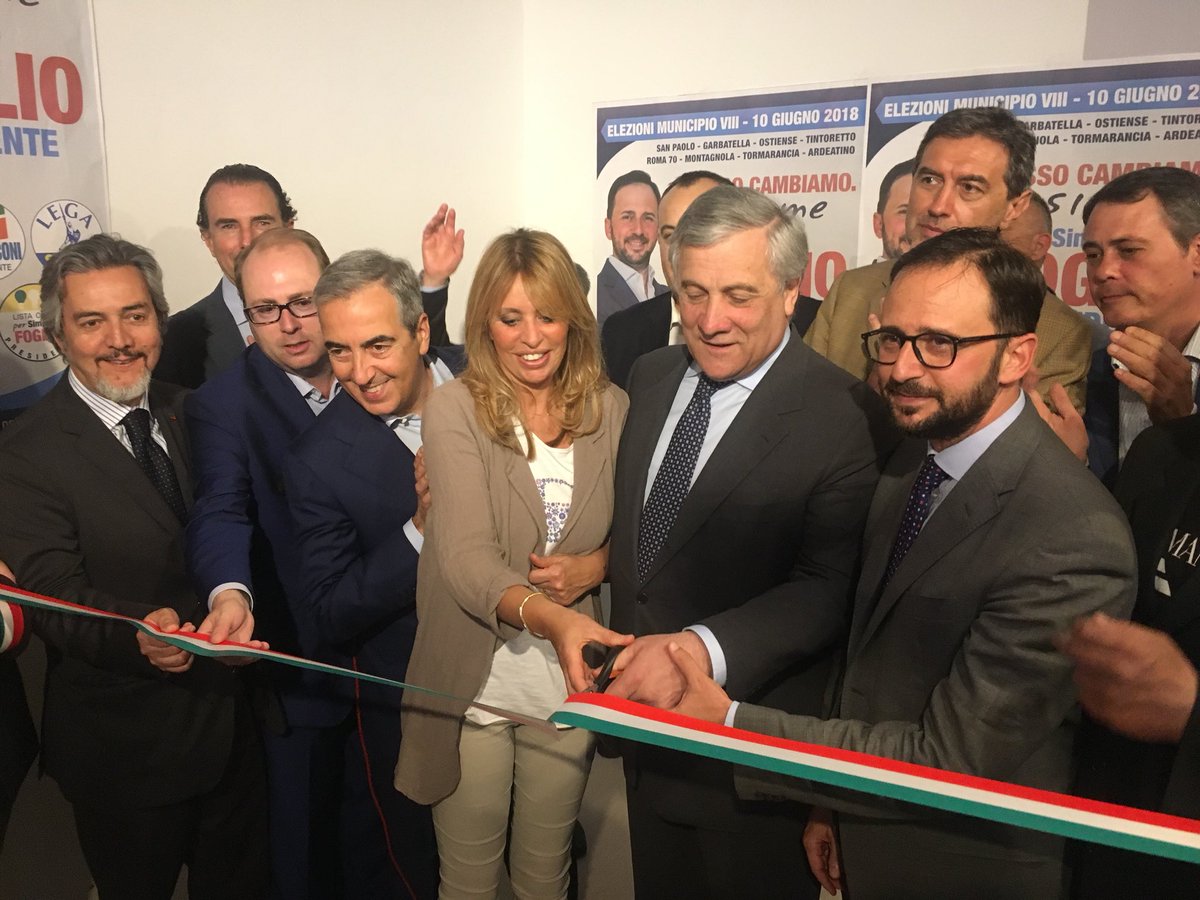DavideBordoni_'s tweet photo. Il taglio del nastro con @Antonio_Tajani @gasparripdl @frabattistoni @Ale_Mussolini_ @simonefoglio @antoaurigemma @delilloforzaita https://t.co/3e2ABVUa2s