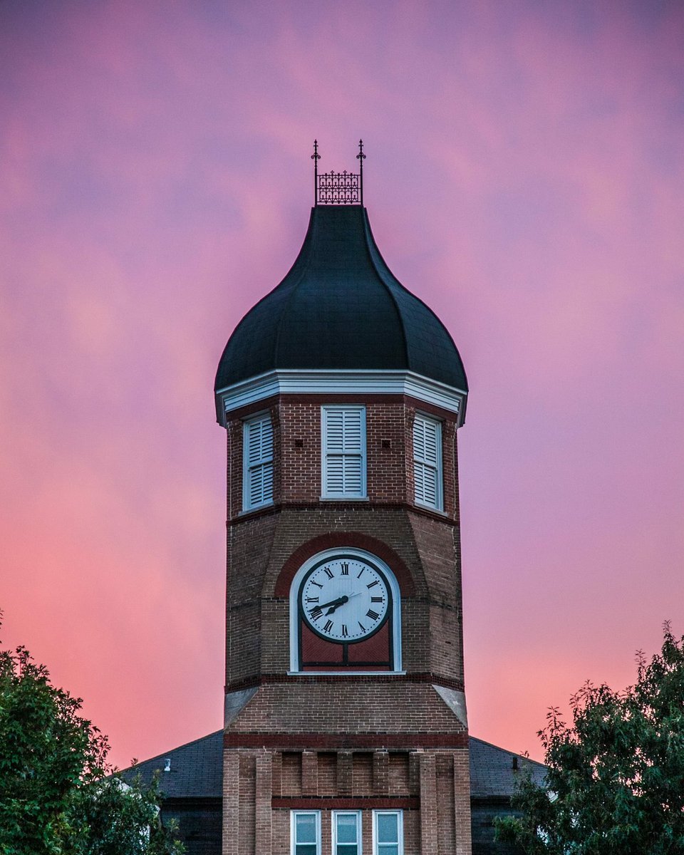 TheWAdmissions's tweet photo. Congratulations to our incoming students! You are on your way to an incredible collegiate experience. Your next step is to register for orientation! Register today by clicking on the link below. 

Register:
https://t.co/QziMpaDFfq https://t.co/sqnjRLvgmW