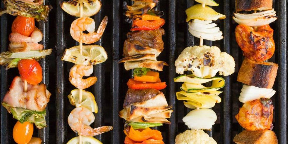 Planning a big party this weekend? Then check out some of these super delish recipes that are sure to please!  #memorialday #backyardparty #bbq ow.ly/g41U30k6wMP