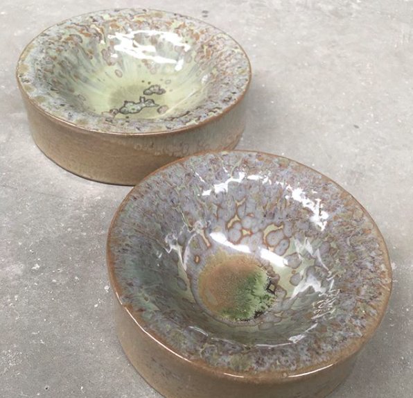 Who is #admiring @studiomattes's HOLLOW BOWLS as much as we are?! 😍😍
 #TabletopMatters
#crystalglaze #ceramics #tableware #dinnerware #designforchefs #chefsplateform #plates #platesforchefs #studiomattes #contemporaryceramics #stoneware #studiopottery #Studioceramics