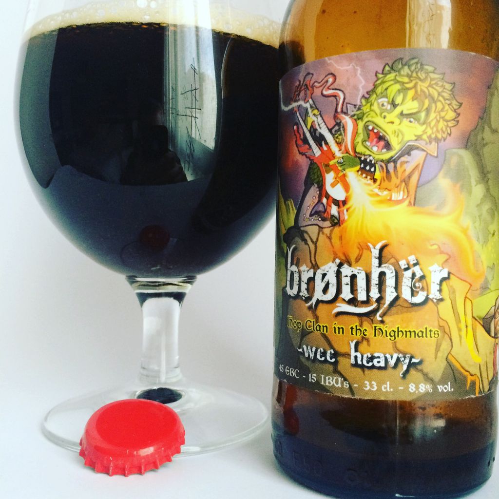 cervezadviernes's tweet photo. La Cerveza del Viernes: Brønhër Hop Clan in the Highmalts Wee Heavy de @BronherBrew. Color negro mate, espuma escasa de color café. Aroma a malta torrefacta y ahumada, ligero fondo especiado. https://t.co/W4vH7EBJIb