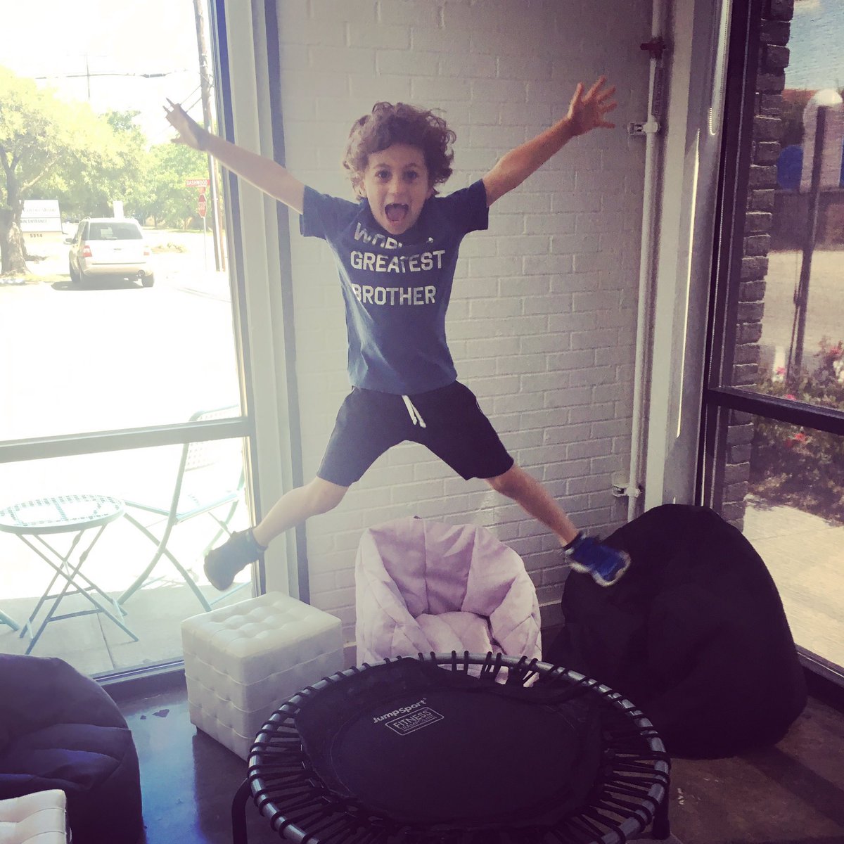 definebellaire's tweet photo. This Memorial Day, join us for a special Family Bounce on Monday at 10:45am! Fun for the whole fam. 
https://t.co/yDSNEFO1AK
#DEFINEBellaire #definebody #definebodyandmind #familyfitness #trampolinefitness #memorialday #MemorialDayWeekend https://t.co/kS3MZsVVmE