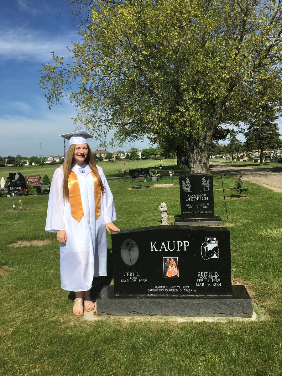 CKaupp's tweet photo. I know you’re proud of me, just wish you were here to share it with me. I love you Dad 💜🧡🎓 https://t.co/o48makxrau