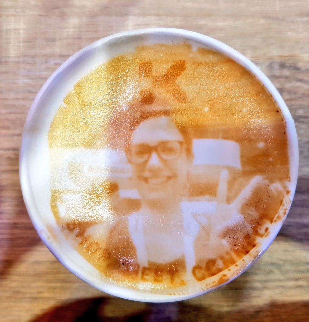 AtoutDsi's tweet photo. #vivatech Attiré par la cabine d'essayage #sweetfit sur le stand @KlepierreGroup #klepierre, nous avons pu ensuite savourer un "Selfie café" Ripples de Ripplemaker. Une fin de journée réussie donc 🤓 https://t.co/outhNkandC