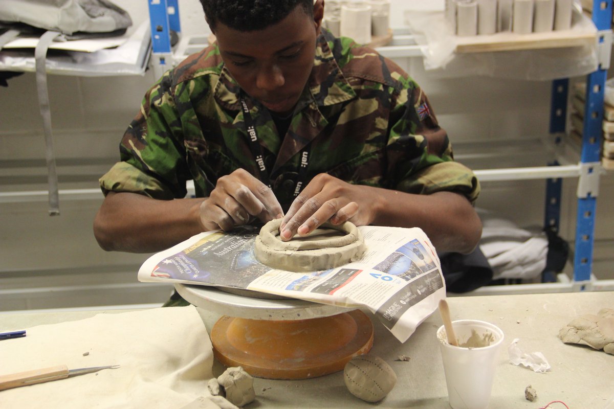 calling #Islington #youngpeople - work with professionals and build your #art skills this August at our #free 3 week #summerschool hosted by the world-class <a href="/csm_news/">Central Saint Martins</a> Find out more &amp; sign up here --> cubittartists.org.uk/2018/05/25/sig…