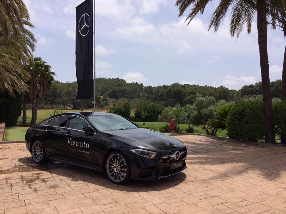MBVisauto's tweet photo. Todo preparado para el #MercedesTrophyGolf  en @lasellagolf ⛳️🏌️‍♀️
Mañana será un día muy divertido para todos los participantes 👍
¡Buena suerte a todos y a por el #holein1 ! 🚘 #smart #goodluck  #MercedesBenz  #GolfTournament #Visauto https://t.co/LoGrXMR1vs