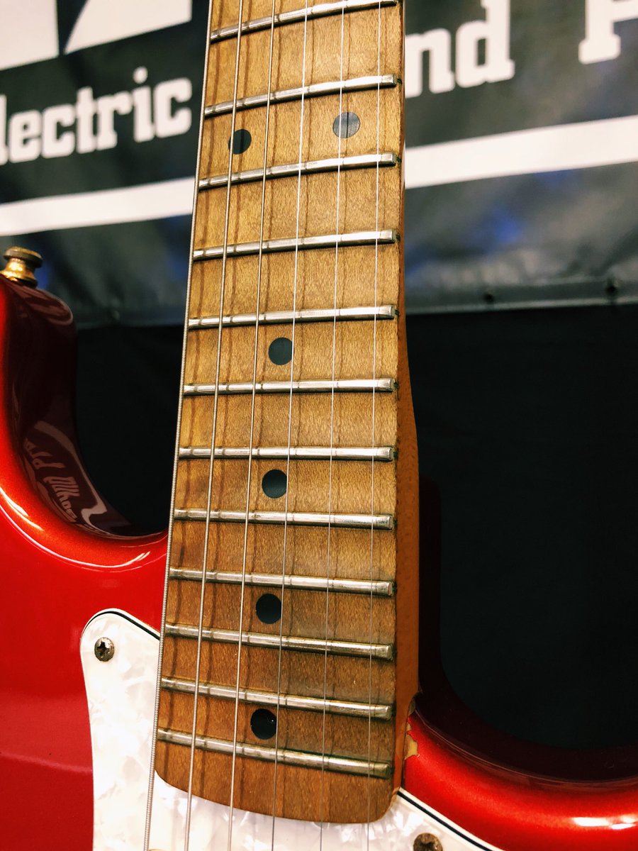 2004年のデビュー直前まで使っていたFender Japan製のストラト