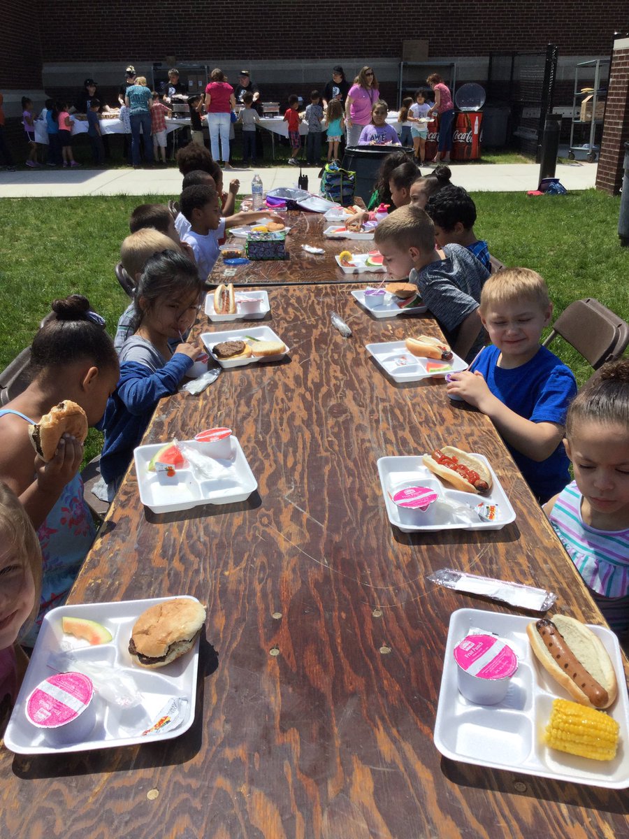 EASDPaxinosaCS's tweet photo. Enjoying our end of the year cookout! #paxpride https://t.co/ESLx6SjK5w