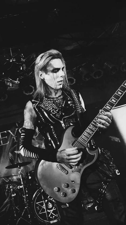 wakingthefire's tweet photo. Happy Birthday goes out to master shredder and as @DaveySuicide says, "Straight off the boat from Russia,"ππ₯π€ @nikogemini. #snakecrew #therussian #nikogemini #myfriendsarecoolerthanyours https://t.co/NDzgtCi9uO