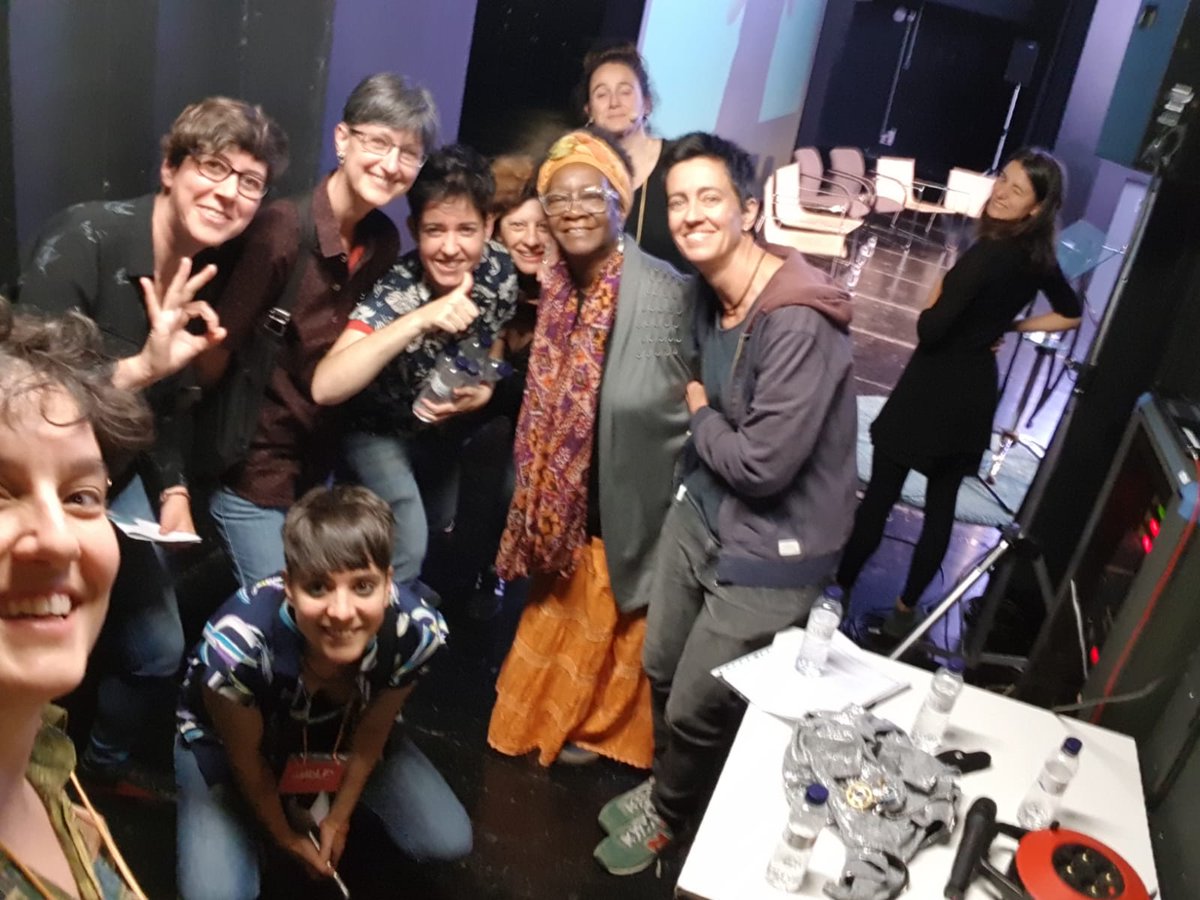 LaBonne_CCDFB's tweet photo. Comença la segona tarda de #visibLES Festival de Cultures Lesbianes. #Berenjenales de @InOutRadio i Memòria i lluita, sobre genealogies lesbianes. Pel reconeixement dels activismes i lluites dins Dels Feminismes https://t.co/m0SUYAT7W4