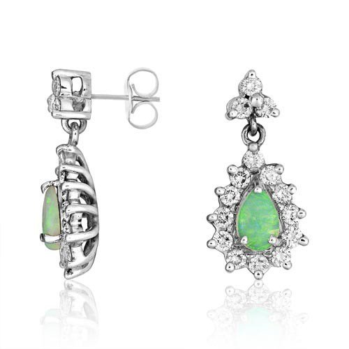 The opalescence appears as vivid colors that seem to float on the background.
Nayum #London Opal  #RoyalWedding 
nayum.com/opal-earrings-…