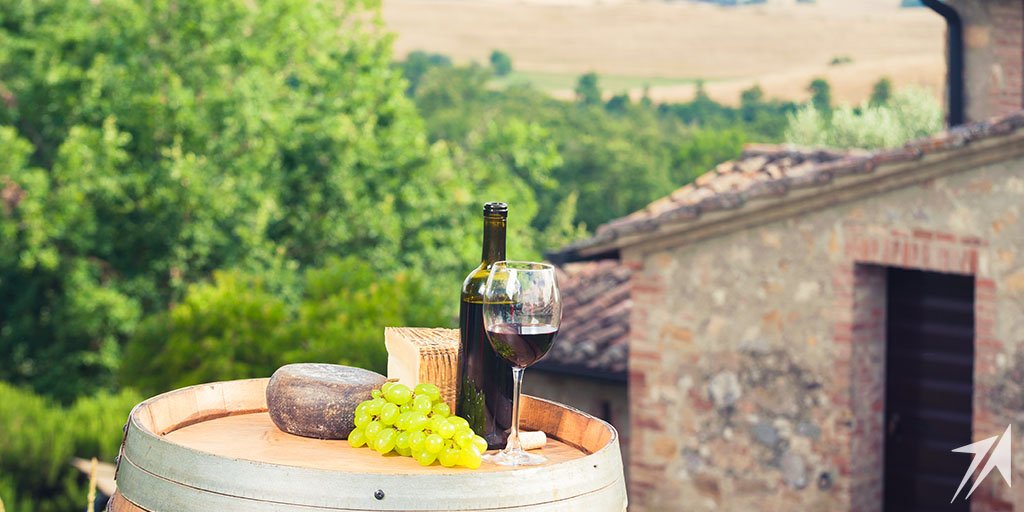 It’s #NationWineDay so we decided to highlight one of the most popular wine destinations in the world, Tuscany!