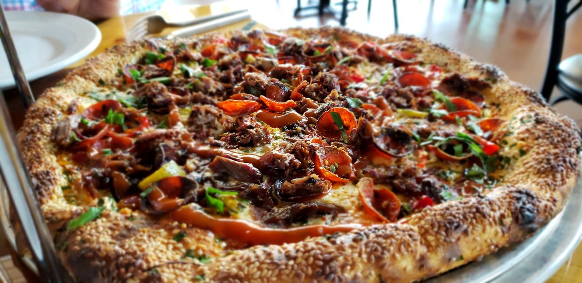 KJe11is's tweet photo. @hm_hernandez @dcarterruff @zolisnypizza Thanks for reminding me to get back here. #notquiteketo https://t.co/tUKjGjCDq4