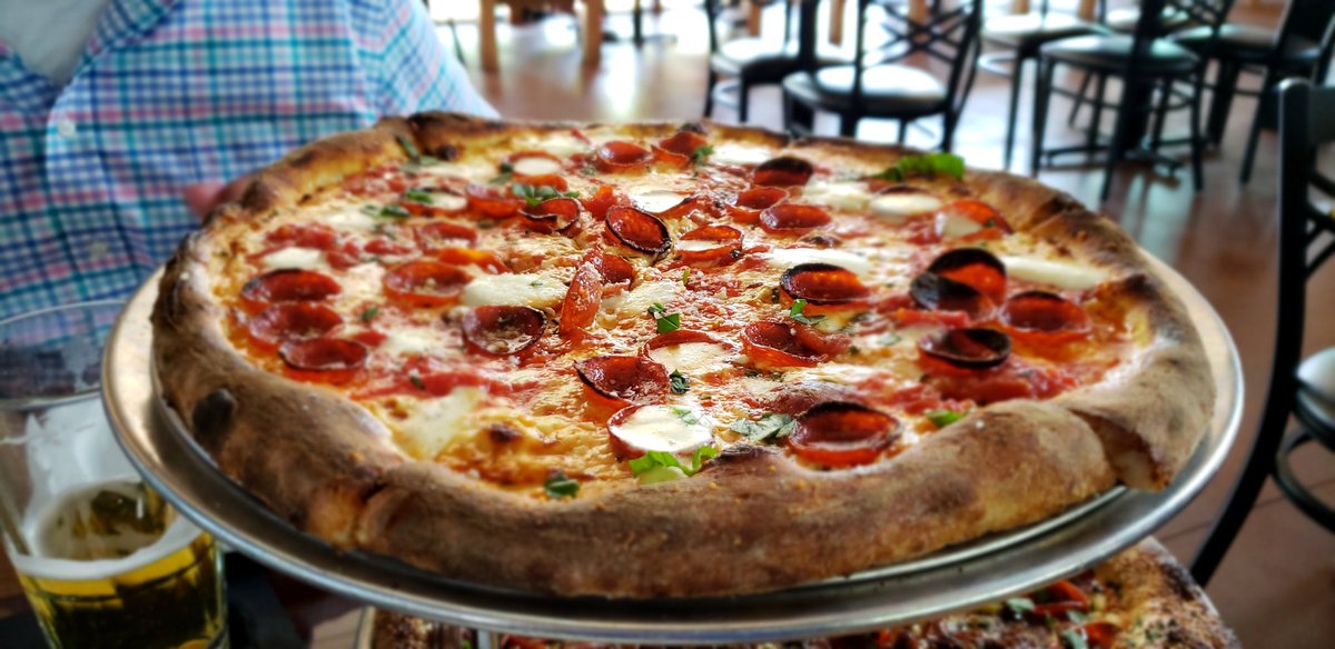 KJe11is's tweet photo. @hm_hernandez @dcarterruff @zolisnypizza Thanks for reminding me to get back here. #notquiteketo https://t.co/tUKjGjCDq4