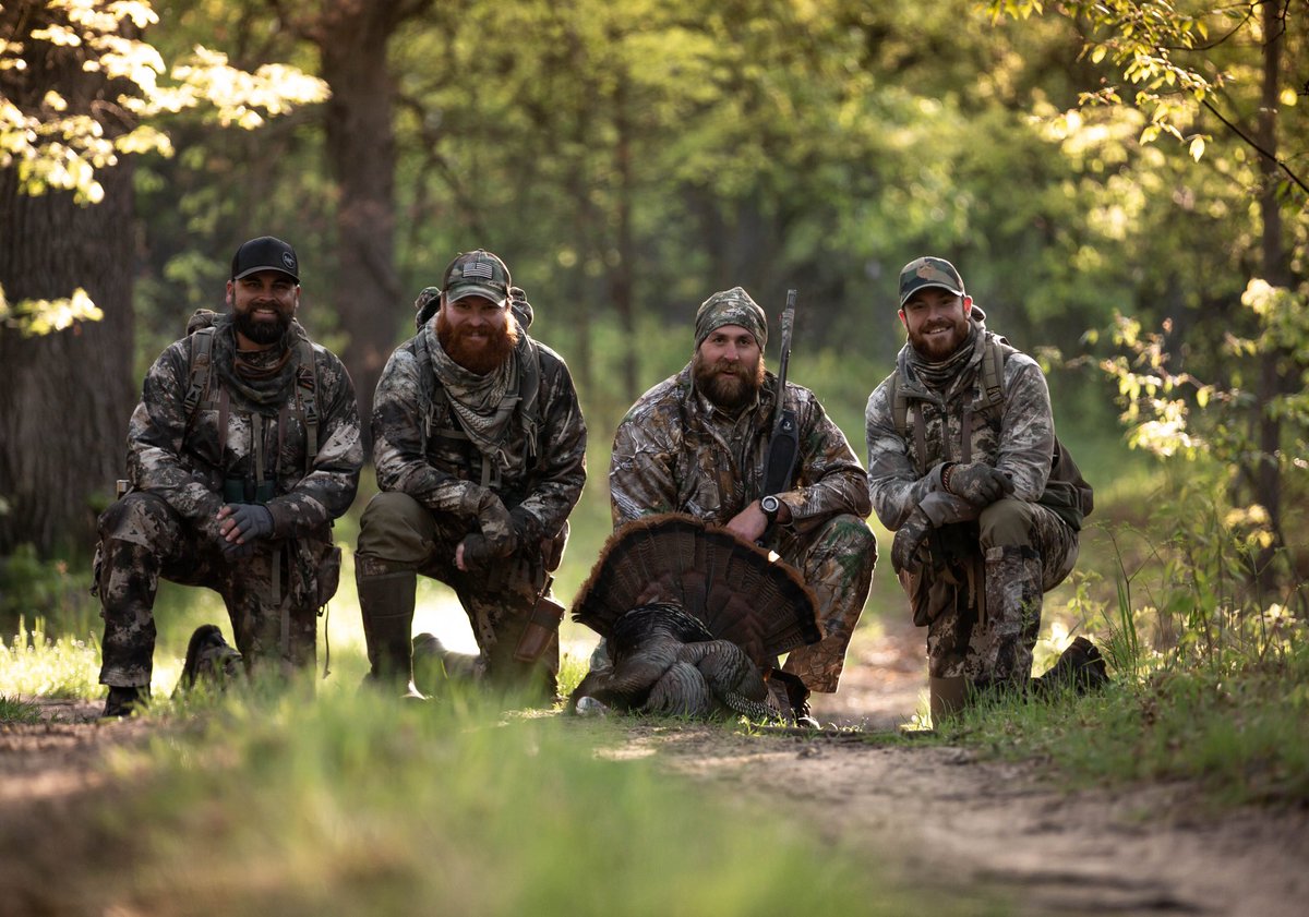 bkeisel99's tweet image. Thanks for a great time @KeeferBrothers! Turkey legs for dinner! #BeAlive @caseykeefer @ckeefer18