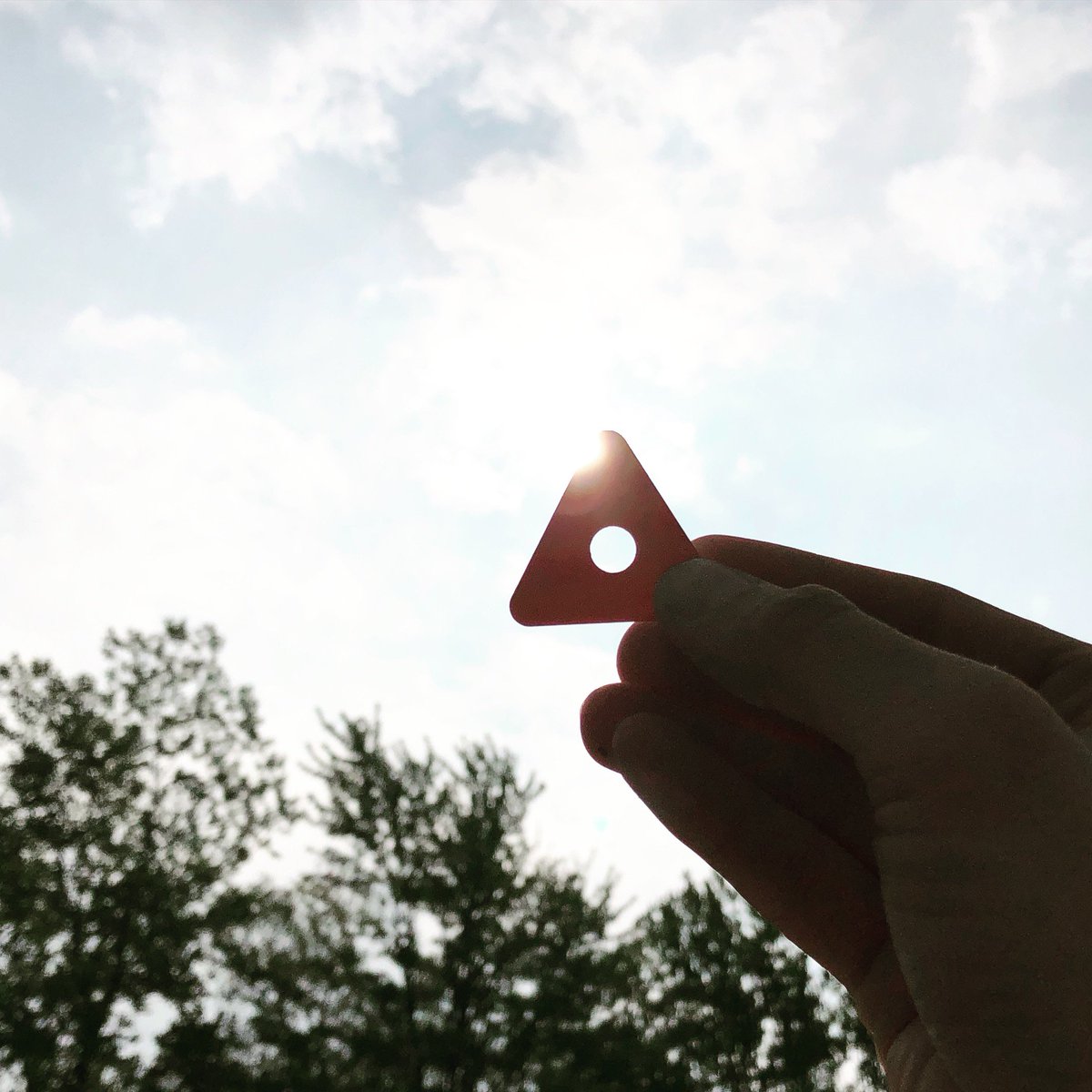MetalMarkerMfg's tweet photo. The sun βοΈ is no match for our Tags. donβt be eclipsed by the wrong solution. #MarkedIt #MetalMarker #MetalTags #CustomSolution #MadeToOrder #IUID #MID #PhotoAnodized #IDPlate #UniqueID #MadeToOrder #MetalPhoto #UniquieSolution https://t.co/qoxr2lxa7g