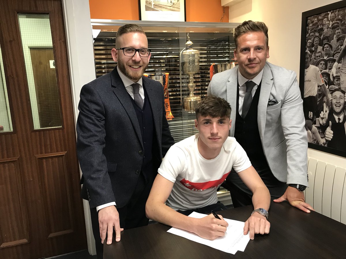 MomentumSM's tweet photo. Huge congratulations to @Jackkkjames on a brilliant season for @LTFC_Official, rewarded with his first pro contract 👏🏻 #momentumsm #momentumiskey 🔑 https://t.co/pbF9sVZCUd