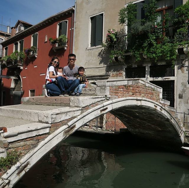 zack_lim's tweet photo. “#Family is not an important thing. It's everything.” - Michael J. Fox #venice #italy #missingitaly https://t.co/1JJ3m0lasW https://t.co/IbjNGU5HrE