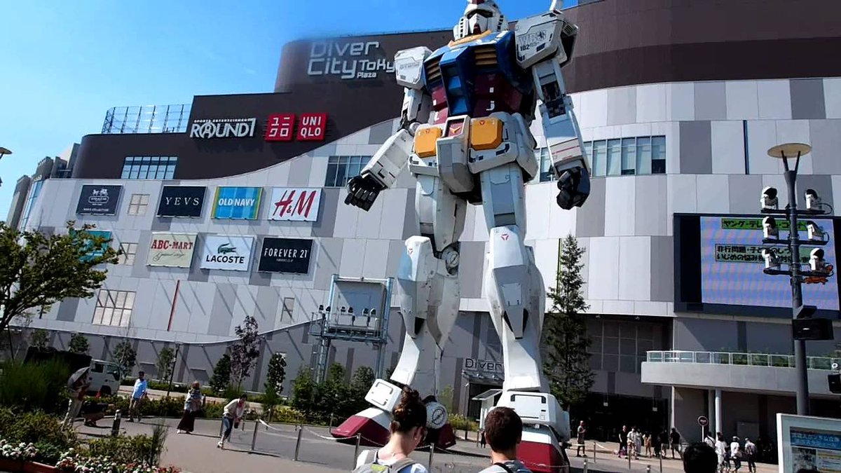 Life-sized Gundam models are really something to behold. A monument to human imagination and contemporary storytelling.