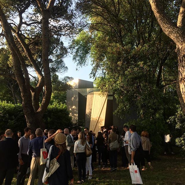 iladuva's tweet photo. Vatican Chapels.
@vanni_del_gaudio @fondazionegcini
#VaticanChapels #Vatican #Chapels #HolySee #Pavillon #Venice #Biennale #Architecture #LaBiennalediVenezia #Architettura #Venezia #IsoladiSanGiorgio #FondazioneCini #VisitCini #AndrewBerman #Francesc… https://t.co/jxPweRp4WL https://t.co/BuW81RSGXb