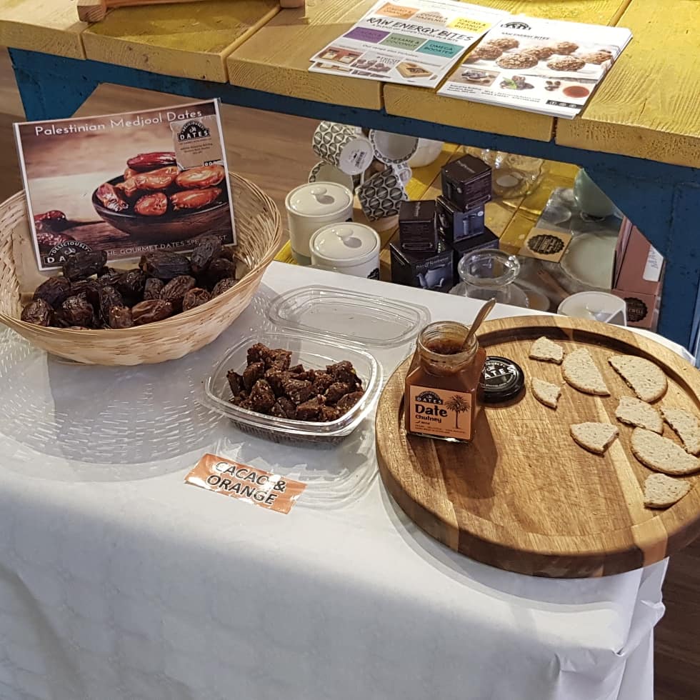 DeliciouslyDate's tweet photo. We are doing tasting session at one of the finest Scottish farm shops,  Blair drummondsmiddy's farmshop. If you are in the area then be sure to try our gourmet products.
#farmshop  #Stirling #blairdrummond #gourmetdates #rawbites https://t.co/MyKgYEmJ3Q