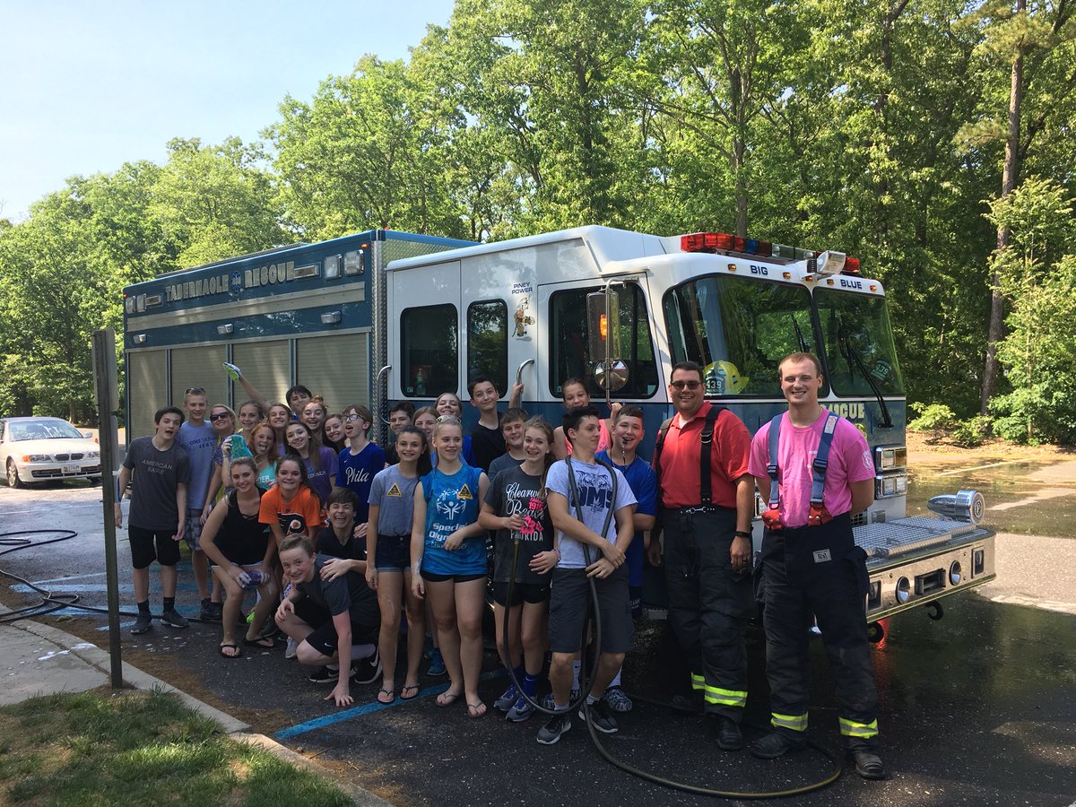 After returning from an MVC call a few of our vols enlisted the help of the OMS Academic Leaders to keep our Rescue looking top notch for tomorrow’s Memorial Day Parade! #hometownsquad #bluecrew #RescueEMS <a href="/Tabschools/">Tabernacle Schools</a> @potemscience <a href="/TheMathMissel/">Lisa Misselwitz</a>