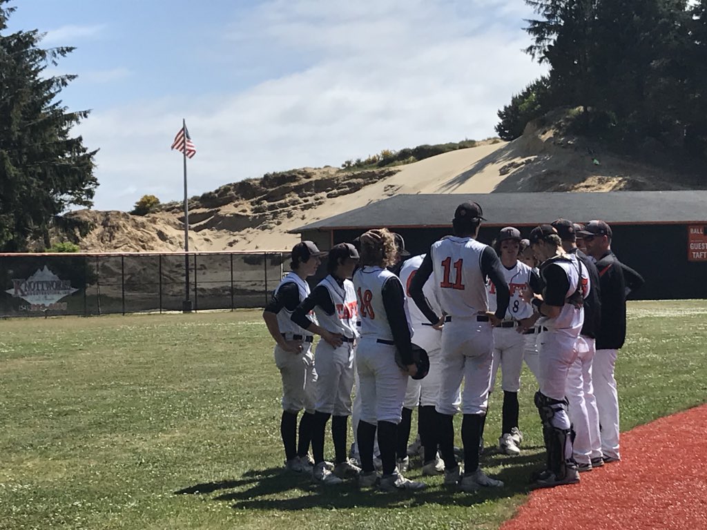 Taft712's tweet photo. With the 5-1 won win! On to OSAA Round 3! https://t.co/bfR6qJ1TXP