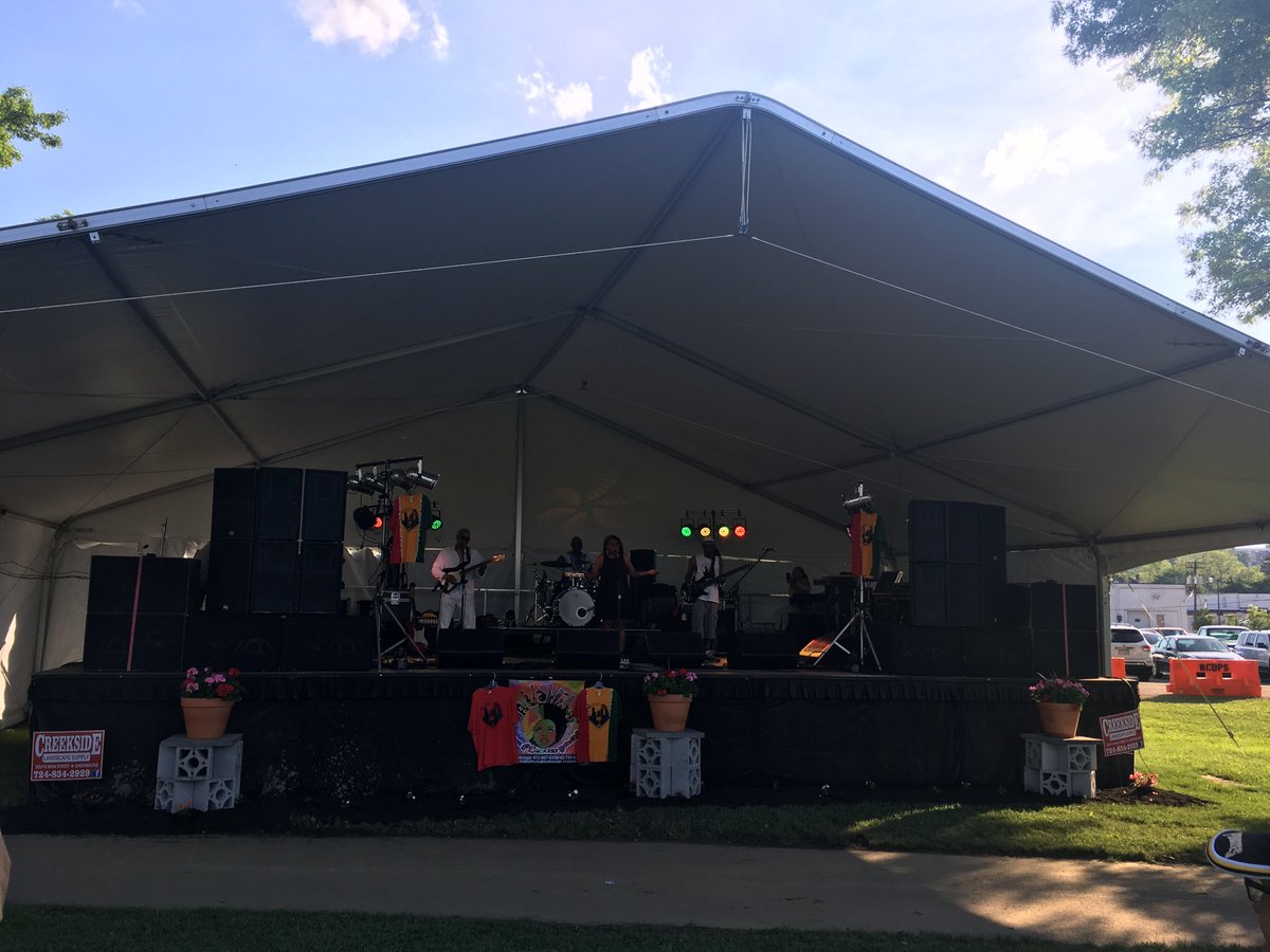 The Flow Band is killing it! Woohoo!!