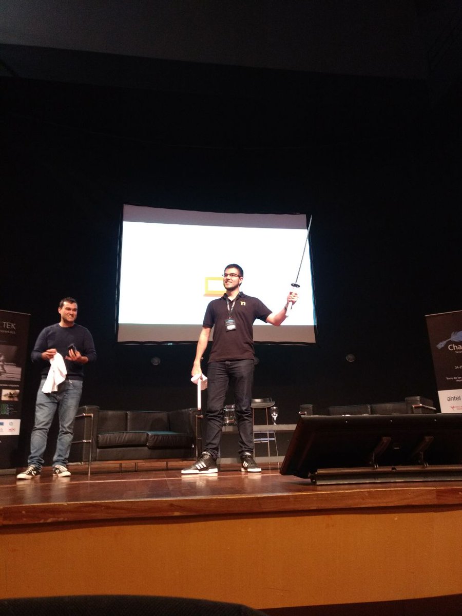 CharruaCon's tweet photo. El ganador de la katana #charruacon2018. https://t.co/YrbOI3MHrs