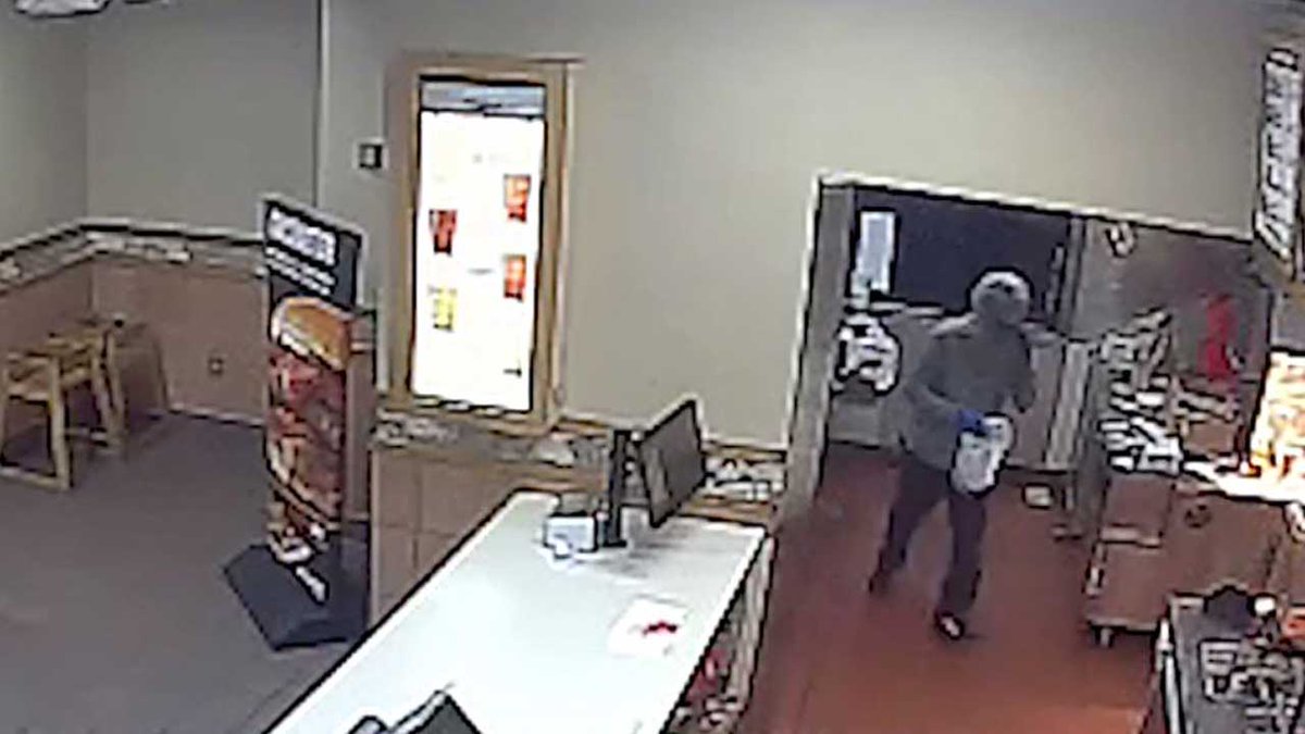 Can you recognize these three guys? Watch the video. Detectives need your help bit.ly/2seSfdN?utm_so… https://t.co/1DqA9iGnI0