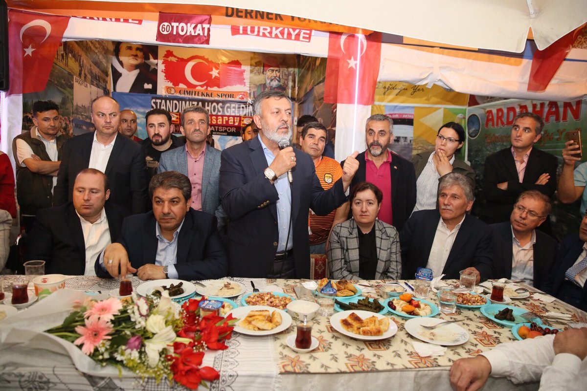 tevfikgoksu's tweet photo. Milletvekilimiz @HARUNKARACA1 İlçe Başkanımız @umutozkan1 ve teşkilat üyelerimizle birlikte Anadolu Sokağımızda Tokatlı kardeşlerimiz tarafından hazırlanan sahur programındayız. https://t.co/g3egDIaP3L